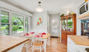 937 Riverview Dr, Alma, MI 48801