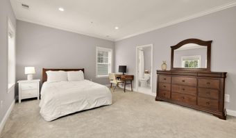 9912 MONTAUK Ave, Bethesda, MD 20817