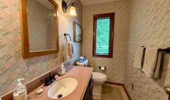 14 Beechwood Ct, Batesville, IN 47006
