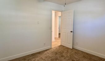 904 S Oak Ridge Dr, Aurora, MO 65605