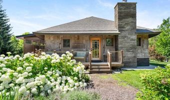 5546 Valley Rd, Alanson, MI 49706