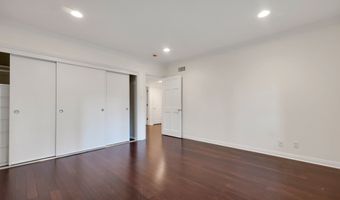 4446 Hayvenhurst Ave, Encino, CA 91436