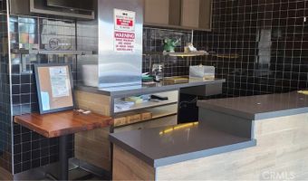 17620 Ventura Blvd, Encino, CA 91316