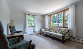 26 Anderson Ave, Coventry, RI 02816