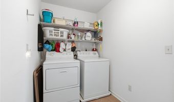 108 Winfield Manor Dr, Adams Twp., PA 16046