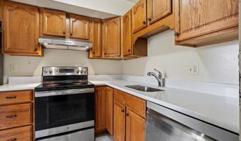 8604 VILLAGE Way 04/8604F, Alexandria, VA 22309