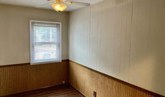 908 Phillip St, Auburn, IN 46706