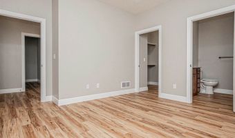 1800-1802 Broadfoot Dr, Abilene, KS 67410