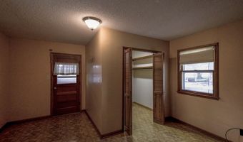 239 Greenway Rd, Arkansas City, KS 67005