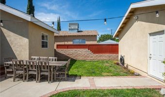 17561 Bullock St, Encino, CA 91316