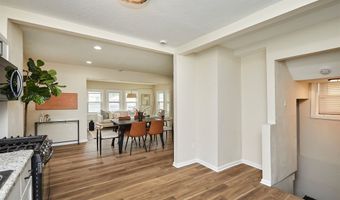 2416 E 38th Ct, Des Moines, IA 50317