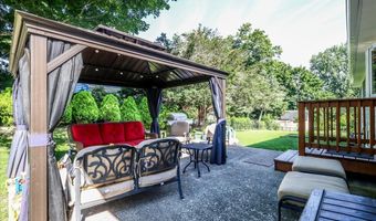46 Jeanette Rd, Danbury, CT 06811