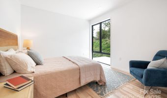7 Haith Dr, Asheville, NC 28801