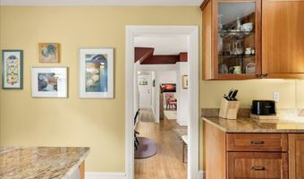 23 Commercial St, Belfast, ME 04915