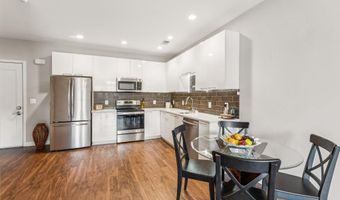 989 S BUCHANAN St 221, Arlington, VA 22204