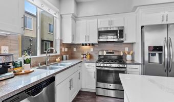 225 Royal Gln 404, Escondido, CA 92025