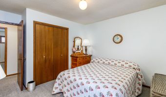 5407 Valley Rd, Ames, IA 50014