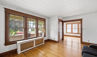 79 Edgecomb St, Albany, NY 12209