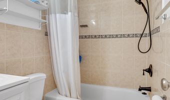 4943 AMERICANA Dr D-102, Annandale, VA 22003