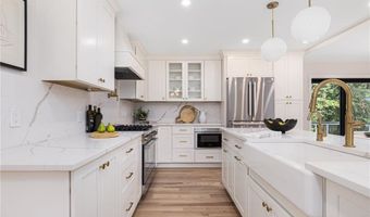 91 Carr Ln, Jamestown, RI 02835