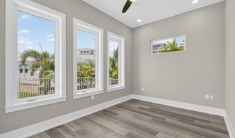614 Pinckney Dr, Apollo Beach, FL 33572