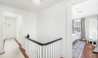 17 Old Beach Rd, Newport, RI 02840