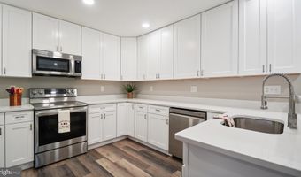 10 N HOMELAND Ave N, Annapolis, MD 21401