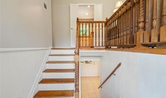 8502 WOODBINE Ln, Annandale, VA 22003