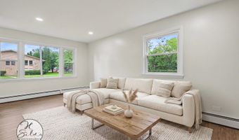10 Arrowhead Dr 5, Algonquin, IL 60102