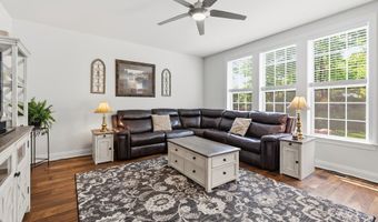 33 S Crossing Way, Bethel, CT 06801