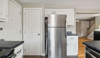 11 Concord Pl, Auburn, ME 04210