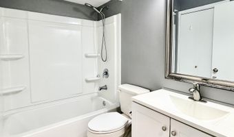 304 Wellington Pl, Aberdeen, NJ 07747