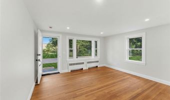 28 Plain St, East Providence, RI 02916