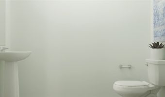 2 Robin Ct, Angleton, TX 77515