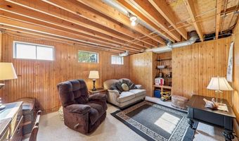 302 Fox Hollow Woods Dr, Ballwin, MO 63021