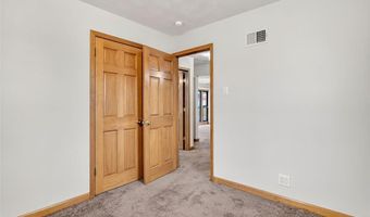 6919 Greenholly Dr, Affton, MO 63123