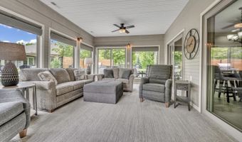 905 Emerald Pines Dr, Arnolds Park, IA 51331