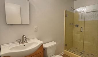 1301 N IVANHOE St, Alexandria, VA 22304