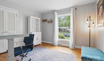 1917 Bentley Pl, Charlotte, NC 28205
