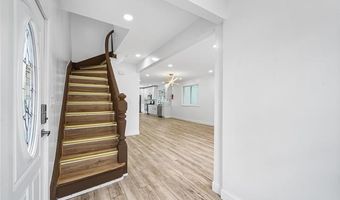 1 B SISSON Ct, Bayonne, NJ 07002
