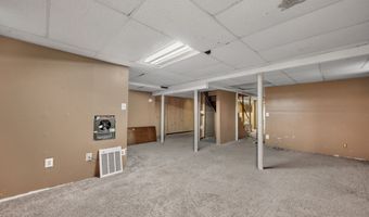 2 Sequoia Dr, Cromwell, CT 06416