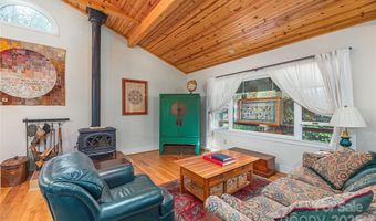 17 Red Oak Ln, Alexander, NC 28701