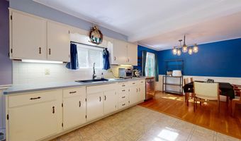 69 Arlington Ct, Burlington, VT 05408