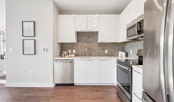 989 S BUCHANAN St #225, Arlington, VA 22204