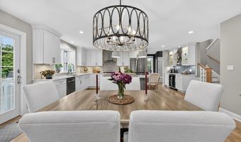 42 Windsor St, Jamestown, RI 02835