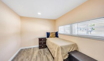 600 Broadway D14, Amityville, NY 11701