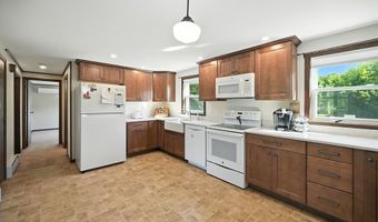 2 N Broadway, Atkinson, NH 03811