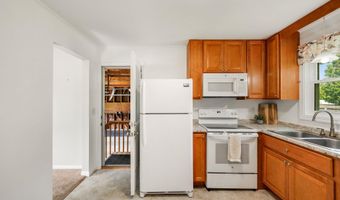 160 Gazo Ave, Burlington, VT 05408