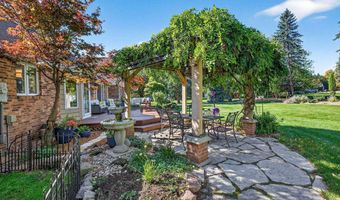 9 MEADOWBROOK Ln, Appleton, WI 54914