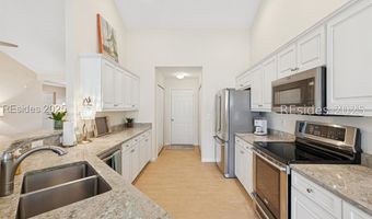 4 Lake Linden Pl, Bluffton, SC 29910